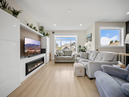Photo 2 at 8586 Tupper Boulevard, Mission BC, Mission