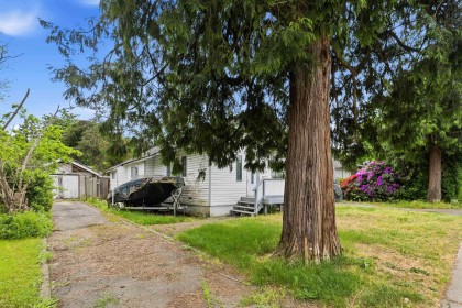 Photo 3 at 11328 Maple Crescent, Southwest Maple Ridge, Maple Ridge