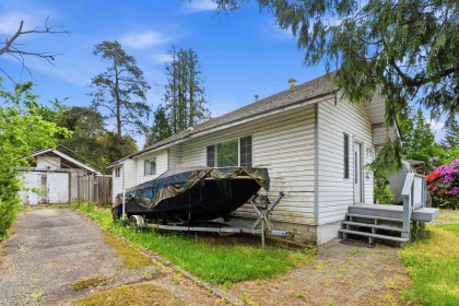 Photo 4 at 11328 Maple Crescent, Southwest Maple Ridge, Maple Ridge