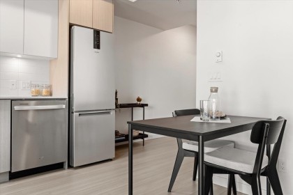 Photo 8 at 204 - 2277 Hawthorne Avenue, Central Pt Coquitlam, Port Coquitlam