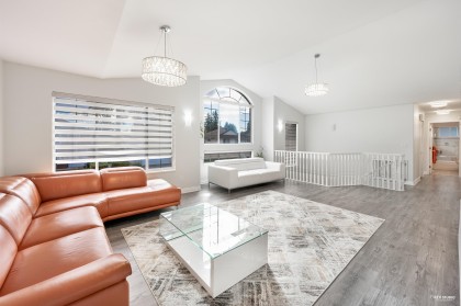 Photo 4 at 2471 Friskie Avenue, Woodland Acres PQ, Port Coquitlam