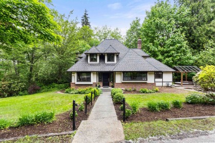 Photo 1 at 25393 112 Avenue, Thornhill MR, Maple Ridge