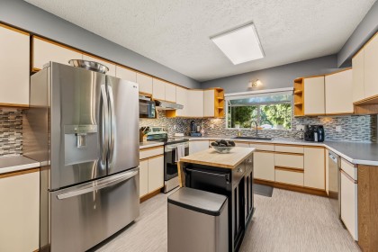 Photo 6 at 1908 Warwick Crescent, Mary Hill, Port Coquitlam