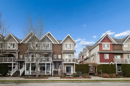 Photo 1 at 201 - 1661 Fraser Avenue, Glenwood PQ, Port Coquitlam