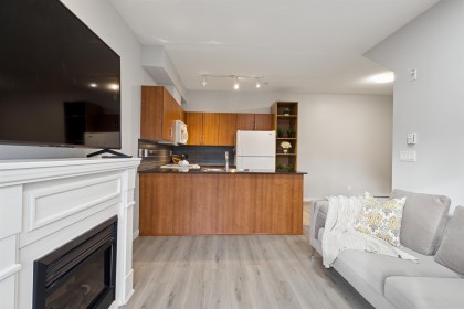 Photo 10 at 201 - 1661 Fraser Avenue, Glenwood PQ, Port Coquitlam
