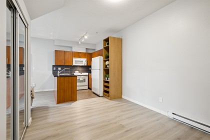 Photo 8 at 201 - 1661 Fraser Avenue, Glenwood PQ, Port Coquitlam