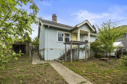 Photo 2 at 33433 3 Avenue, Mission BC, Mission