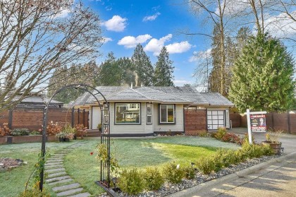 Photo 2 at 19358 Cusick Crescent, Mid Meadows, Pitt Meadows