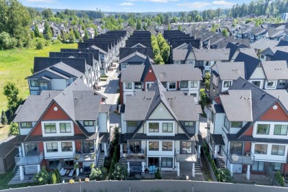 Photo 3 at 143 - 19451 Sutton Avenue, South Meadows, Pitt Meadows