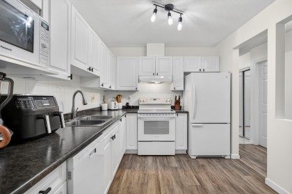 Photo 10 at 121 - 2678 Dixon Street, Central Pt Coquitlam, Port Coquitlam
