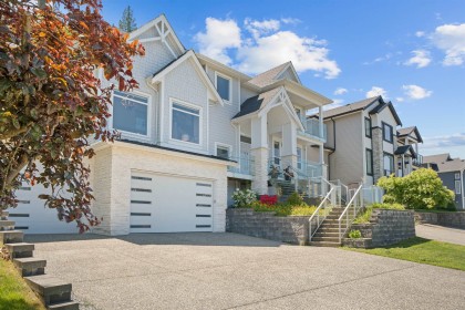 Photo 3 at 25540 Godwin Drive, Thornhill MR, Maple Ridge