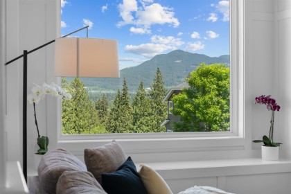 Photo 10 at 25540 Godwin Drive, Thornhill MR, Maple Ridge