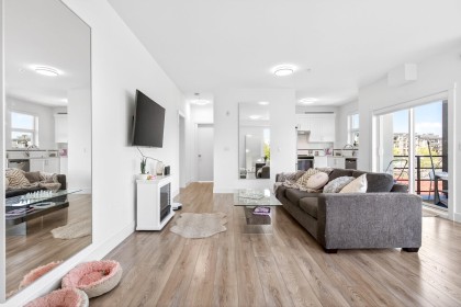 Photo 6 at 403 - 22577 Royal Crescent, East Central, Maple Ridge