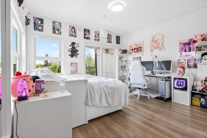 Photo 13 at 403 - 22577 Royal Crescent, East Central, Maple Ridge