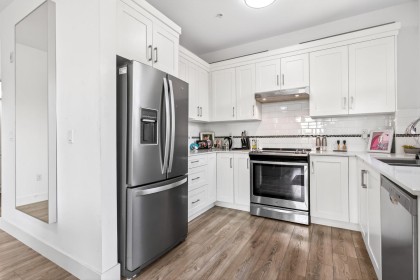 Photo 12 at 403 - 22577 Royal Crescent, East Central, Maple Ridge
