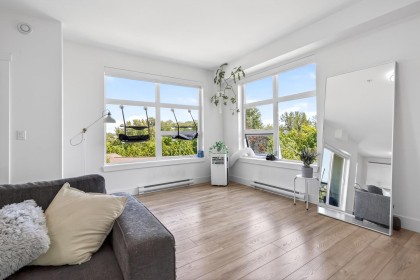 Photo 9 at 403 - 22577 Royal Crescent, East Central, Maple Ridge