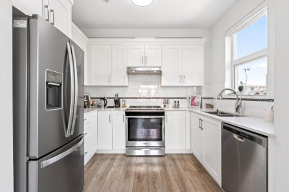 Photo 10 at 403 - 22577 Royal Crescent, East Central, Maple Ridge