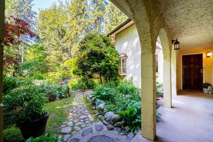 Photo 5 at 23942 Fern Crescent, Silver Valley, Maple Ridge
