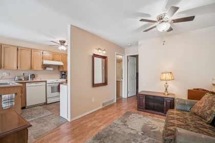 Photo 3 at 402 - 11726 225 Street, East Central, Maple Ridge