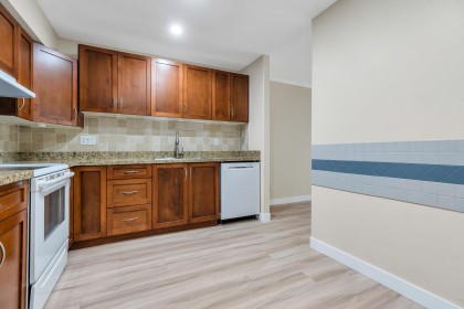 Photo 13 at 201 - 2357 Whyte Avenue, Central Pt Coquitlam, Port Coquitlam