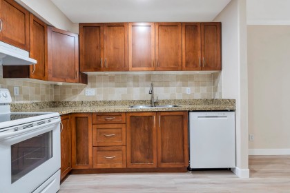 Photo 14 at 201 - 2357 Whyte Avenue, Central Pt Coquitlam, Port Coquitlam