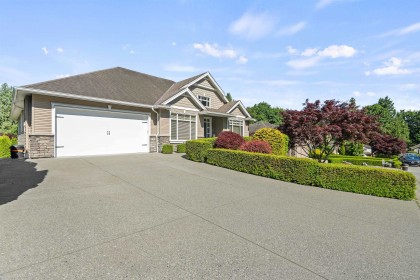 Photo 2 at 8557 Fripp Terrace, Hatzic, Mission