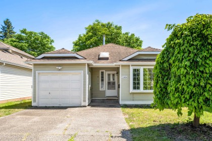 Photo 2 at 11484 207 Street, Southwest Maple Ridge, Maple Ridge