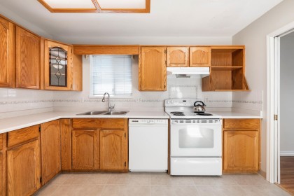 Photo 13 at 11484 207 Street, Southwest Maple Ridge, Maple Ridge