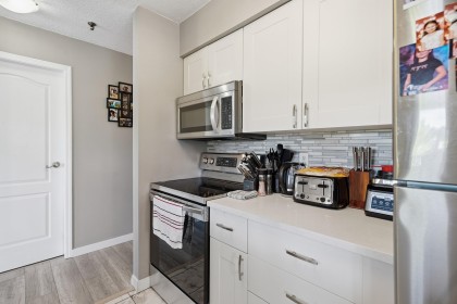 Photo 16 at 331 - 22661 Lougheed Highway, East Central, Maple Ridge