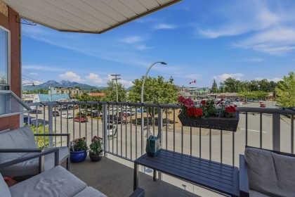 Photo 22 at 331 - 22661 Lougheed Highway, East Central, Maple Ridge