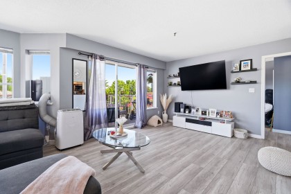 Photo 9 at 331 - 22661 Lougheed Highway, East Central, Maple Ridge