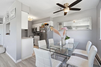 Photo 8 at 331 - 22661 Lougheed Highway, East Central, Maple Ridge
