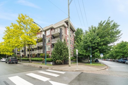 Photo 1 at 304 - 2477 Kelly Avenue, Central Pt Coquitlam, Port Coquitlam