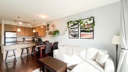 Photo 2 at 308 - 22290 North Avenue, West Central, Maple Ridge