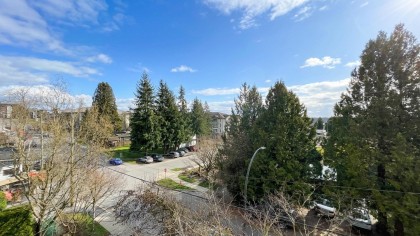 Photo 18 at 308 - 22290 North Avenue, West Central, Maple Ridge