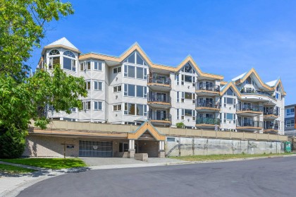 Photo 1 at 207 - 11595 Fraser Street, East Central, Maple Ridge