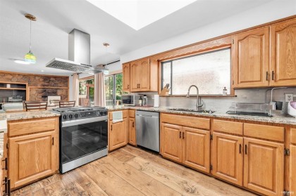 Photo 4 at 12643 Garibaldi Street, Northeast, Maple Ridge