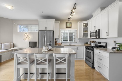 Photo 2 at 32 - 1108 Riverside Close, Riverwood, Port Coquitlam