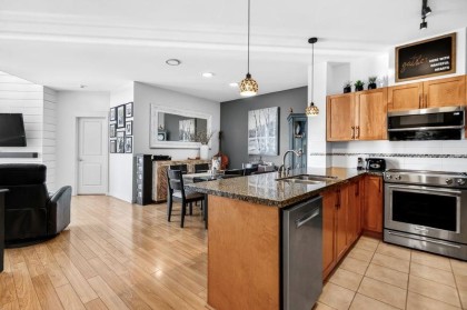 Photo 5 at 410 - 12350 Harris Road, Mid Meadows, Pitt Meadows