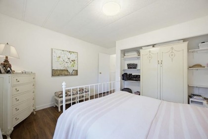 Photo 5 at 5 - 15875 20 Avenue, King George Corridor, South Surrey White Rock