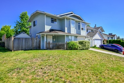 Photo 7 at 11398 Harrison Street, East Central, Maple Ridge