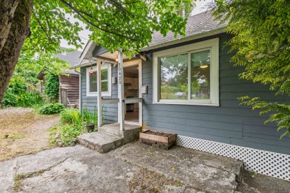 Photo 1 at 20420 Lorne Avenue, Southwest Maple Ridge, Maple Ridge