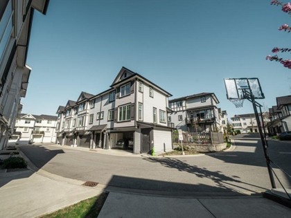 Photo 2 at 37 - 11272 240 Street, Cottonwood MR, Maple Ridge