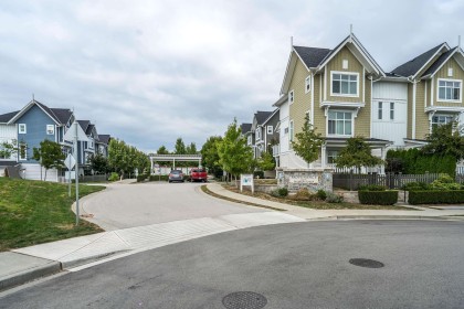 Photo 33 at 602 - 11295 Pazarena Place, East Central, Maple Ridge
