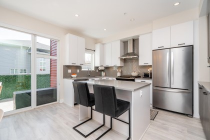 Photo 7 at 6 - 24076 112 Avenue, Cottonwood MR, Maple Ridge