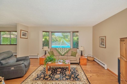 Photo 4 at 19437 119b Avenue, Central Meadows, Pitt Meadows