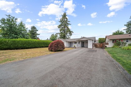 Photo 3 at 19347 117b Avenue, South Meadows, Pitt Meadows