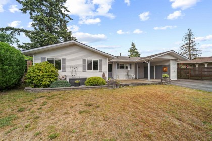 Photo 1 at 19347 117b Avenue, South Meadows, Pitt Meadows