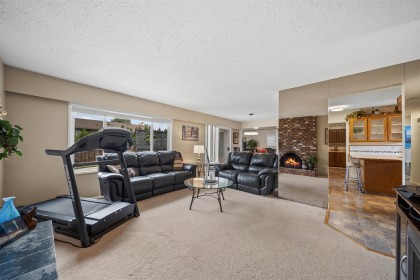 Photo 9 at 19347 117b Avenue, South Meadows, Pitt Meadows