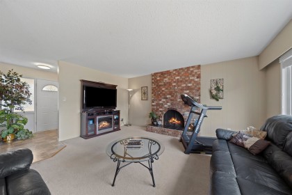 Photo 8 at 19347 117b Avenue, South Meadows, Pitt Meadows
